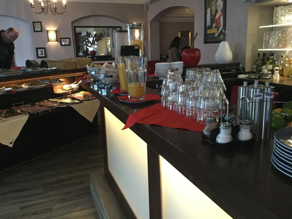 库里斯公寓酒店 金茨堡 外观 照片