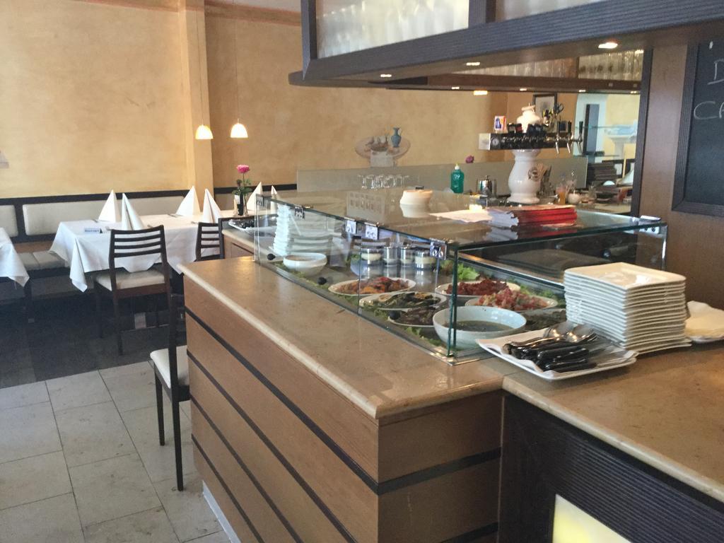 库里斯公寓酒店 金茨堡 外观 照片